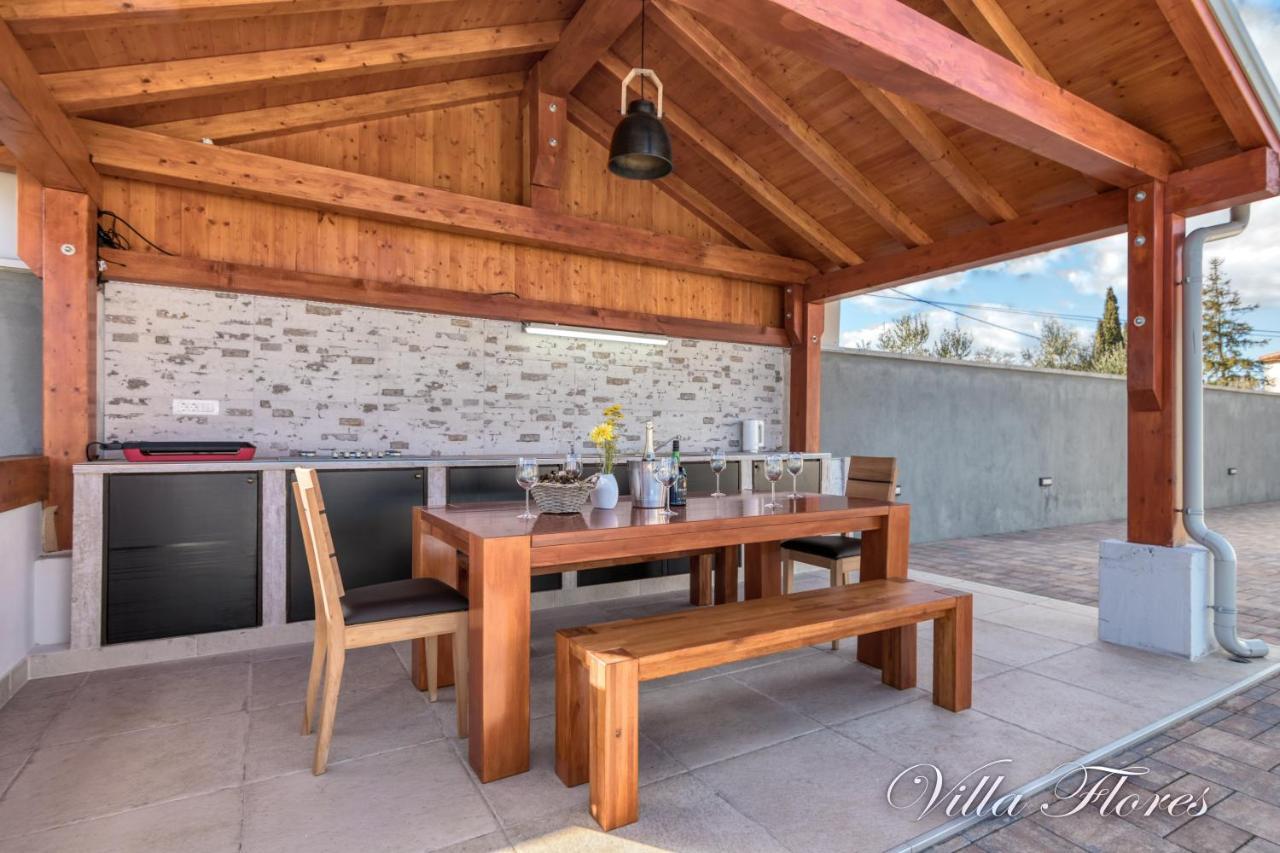 Villa Flores *