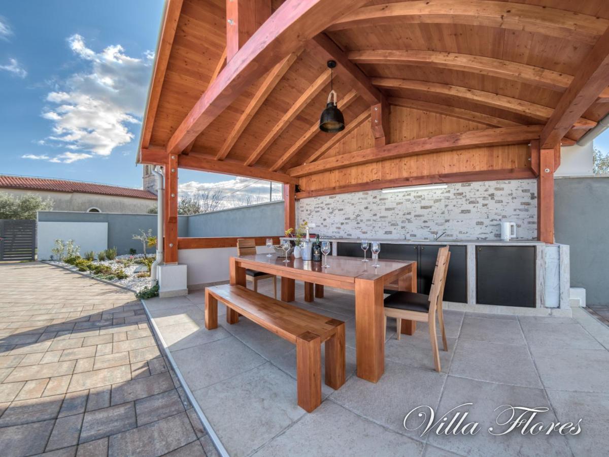 Villa Flores *